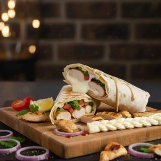 Сулугуні в лаваші з куркою (500г)