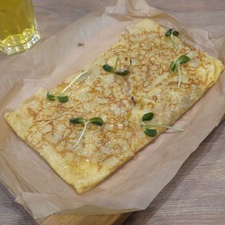 Млинець з телятиною, овочами та сиром (260г)