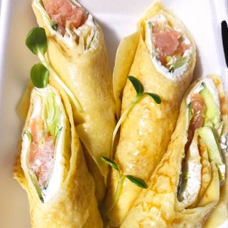 Млинець з лососем та крем-сиром (0,290)