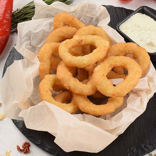 Кільця цибулі фрі з соусом тар-тар
