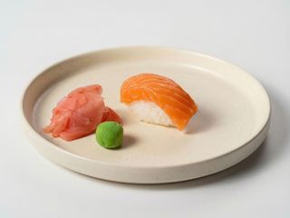 Нігірі з ніжним лососем