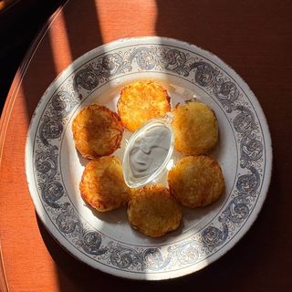 Картопляні деруни зі сметаною (230г)