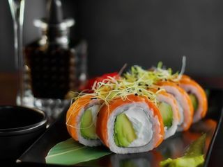 ФІЛАДЕЛЬФІЯ З ЛОСОСЕМ (320g)