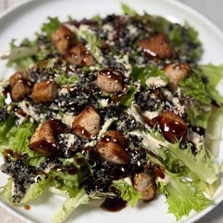 Зелений салат з філе індички та кіноа (220г)