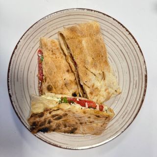 Сир в лаваші (300г)