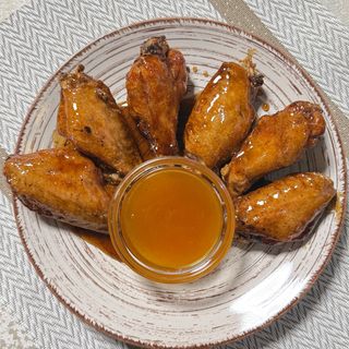 Крильця в соево-медовому соусі (330г)