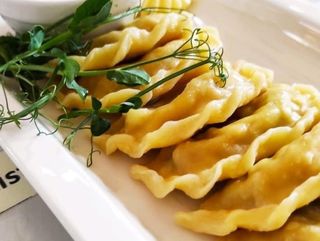 Вареники з капустою та грибами