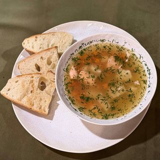 Уха з трьома видами риби(430г)