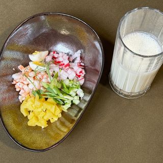 Окрошка з креветками