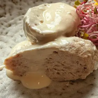 Парова котлетка під сирним соусом