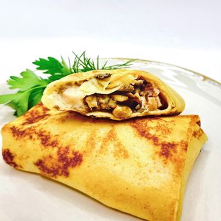 Млинці з курочкою, міксом грибів та сиром (1шт)