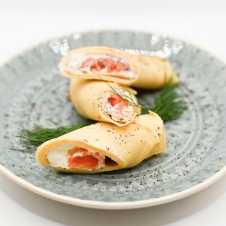 Млинці з лососем та крем сиром (120г)