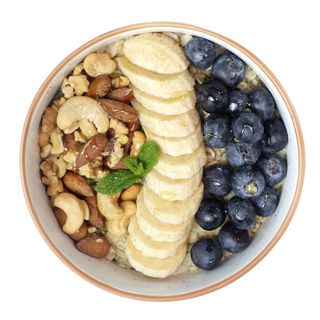 Вівсянка з бананом та лохиною