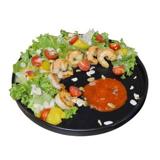 Зелений салат з тигровими креветками, Чері та соус гострий Манго (250г)