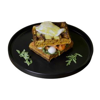 Бельгійська вафля томатна з лососем гравлакс та бебі Моцарелою (340г)