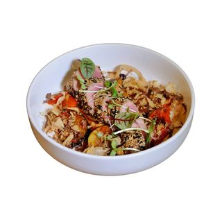 Стейк тунця з овочами у солодкому чили