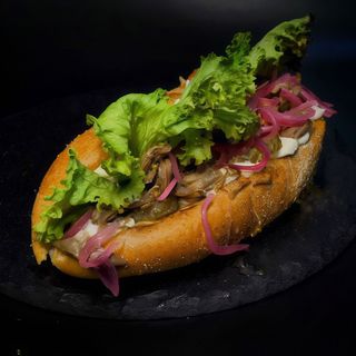 Хот-Дог з рваною телятиною