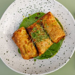 Млинці з куркою та шпинатним кремом