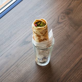 Шаурма з фалафелем та сиром більша