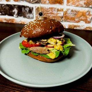 Бургер з качиною грудинкою (360г)