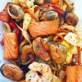 Лапша Удон морський мікс (380г)