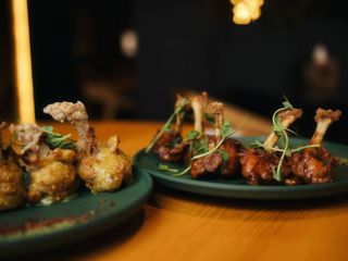 Курячі крильця в соусі BBQ або в Гірчично-медовому (250г)