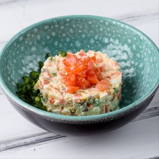 Олів'є з лососем слабої солі