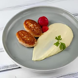 Котлети з лосося та судака із картопляним пюре