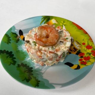 Олів'є з білоногою креветкою