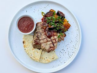 Стейк зі свиного ошийку (350г)