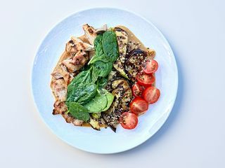 Кобб салат з куркою гриль (320г)