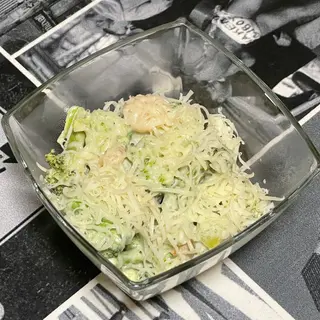 Броколі з креветками і сиром