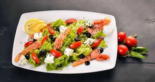 Салат із лососем Крем-сир (215г)