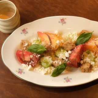 Літній салат з томатами, огірками та бринзою (400г)