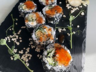 Рол з мідіями темпура (275г)