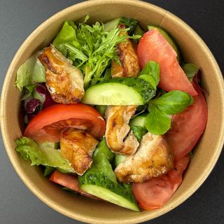 Новинка! Свіжий салат з запеченою куркою теріякі