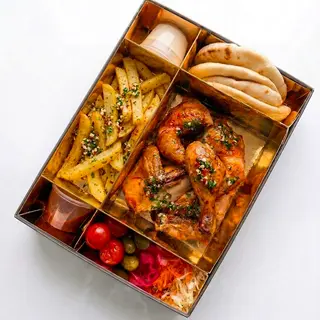Гриль бокс з куркою, картоплею та овочами (1405г)