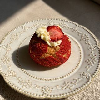 Десерт Шу манго-полуниця (160г)