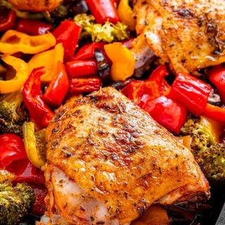 Обсмажена курка з овочами (250г)