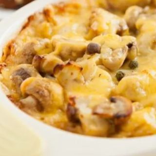 Картопля запечена з грибами під сиром (280г)