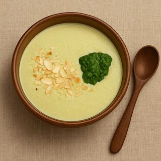 Крем-суп зі шпинатом та мигдалевими пластівцями (200г)