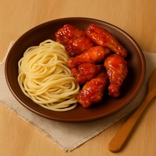 Спагеті з курячими крильцями та соусом солодкий чилі (430г)