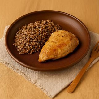 Гречана каша зі стегном курячим (380г)