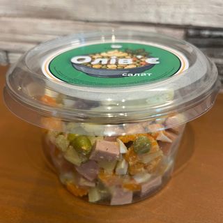 Салат Олів'є (~200г)