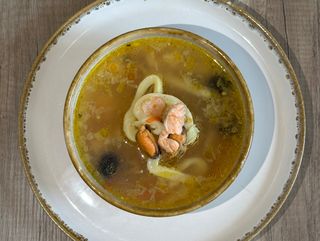 Юшка з морепродуктами