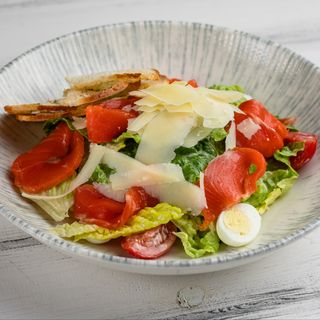 Салат "Цезар" з лососем слабої солі (250 г)