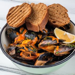 Чилійські мідії у соусі: Томатний (500 г)