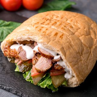 Шаучак с сосисками 