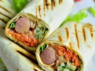 Сардельки в лаваші