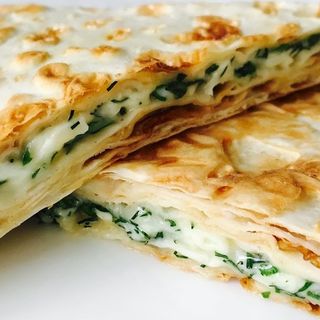 Сулугуни в лепешке ( коржик)